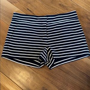 BCBG textured shorts